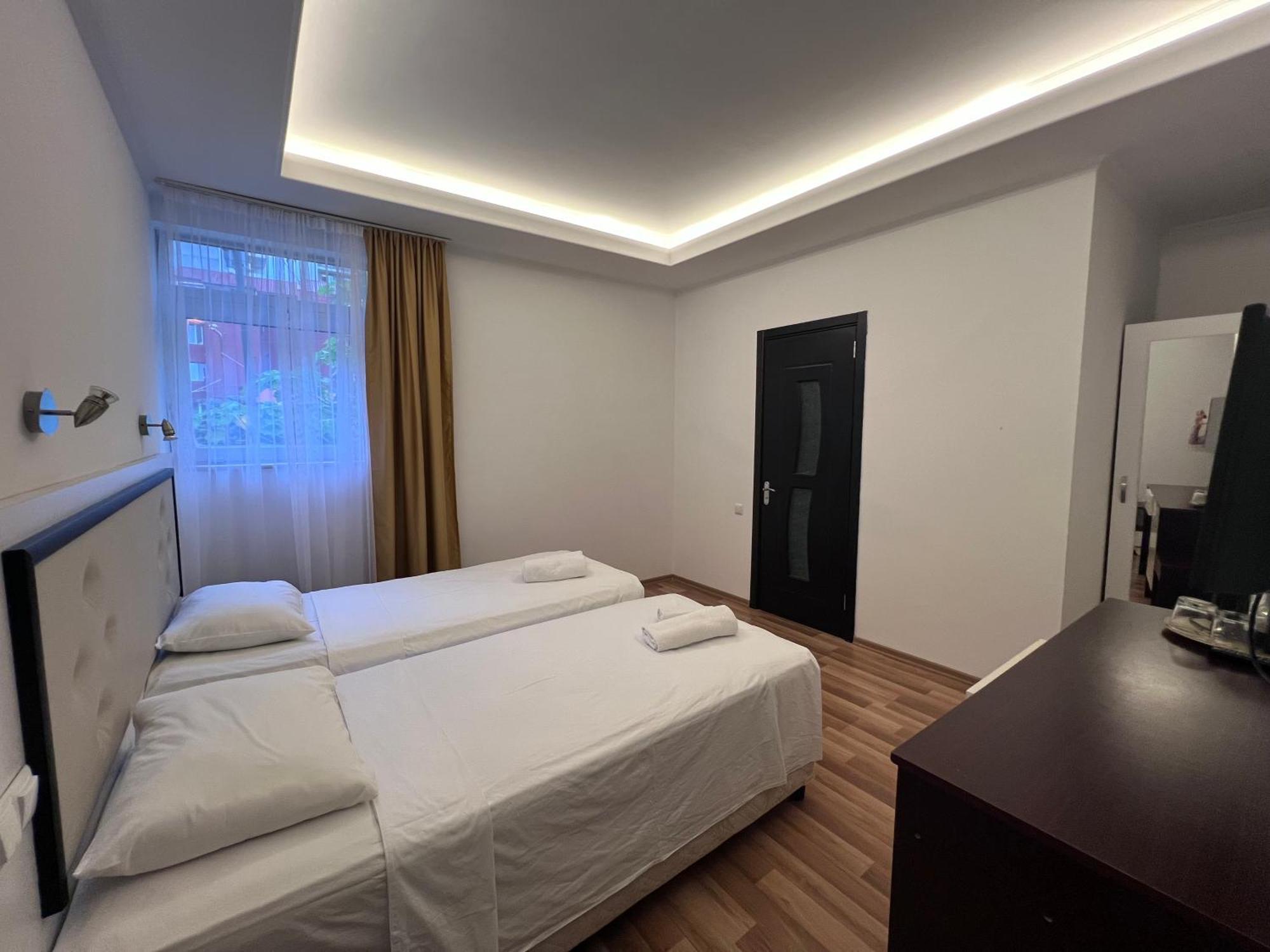 Hotel Argo Batumi Ngoại thất bức ảnh