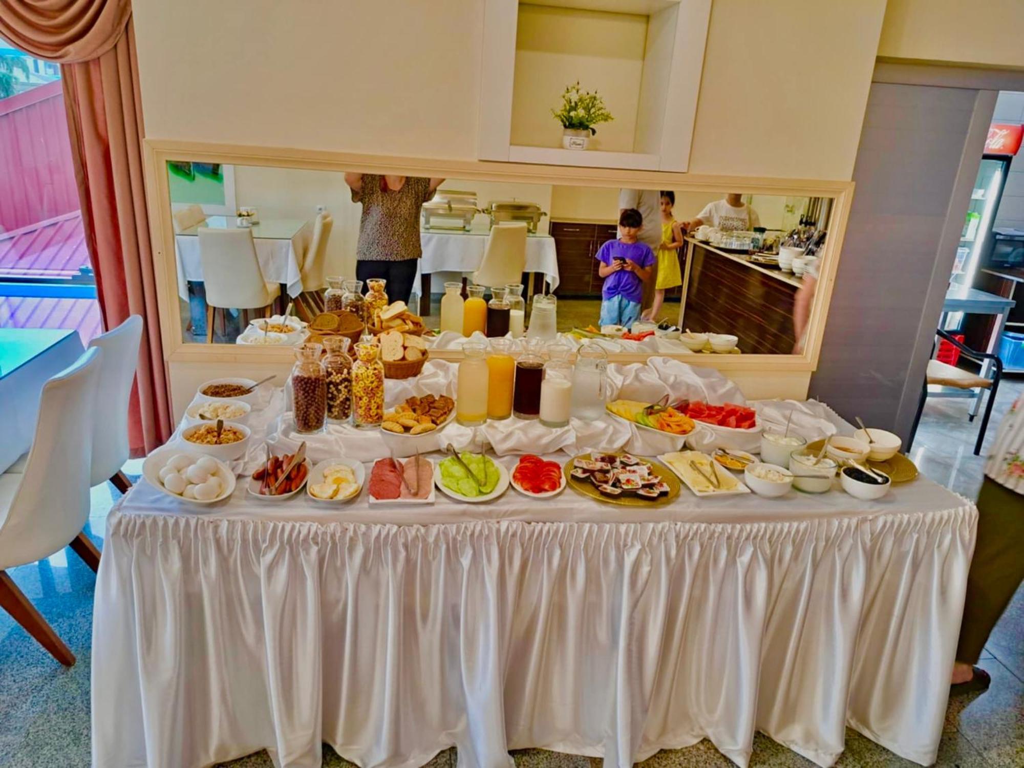 Hotel Argo Batumi Ngoại thất bức ảnh
